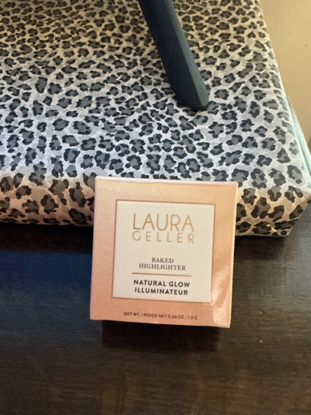 LAURA GELLER NEW YORK Baked Natural Glow Highlighter Radiance Enhancing Makeup,